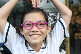 girl wearing glasses